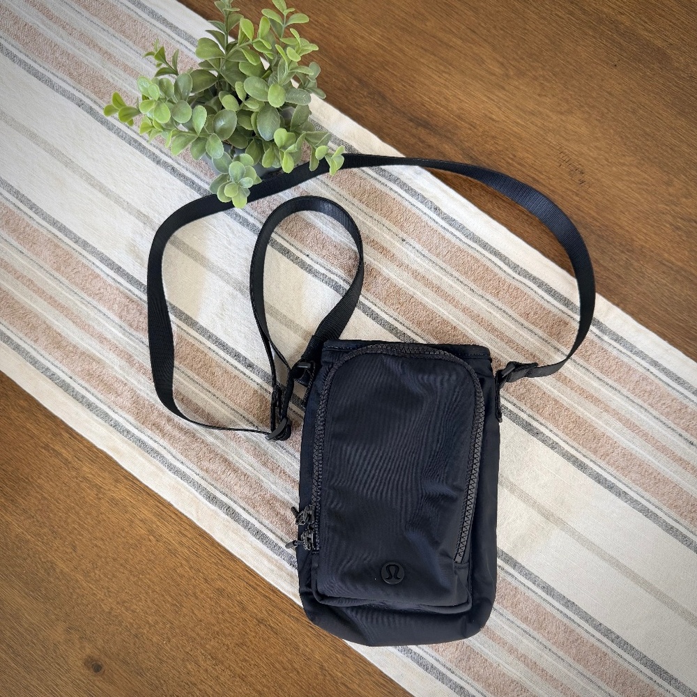 Lululemon Water Bottle Crossbody